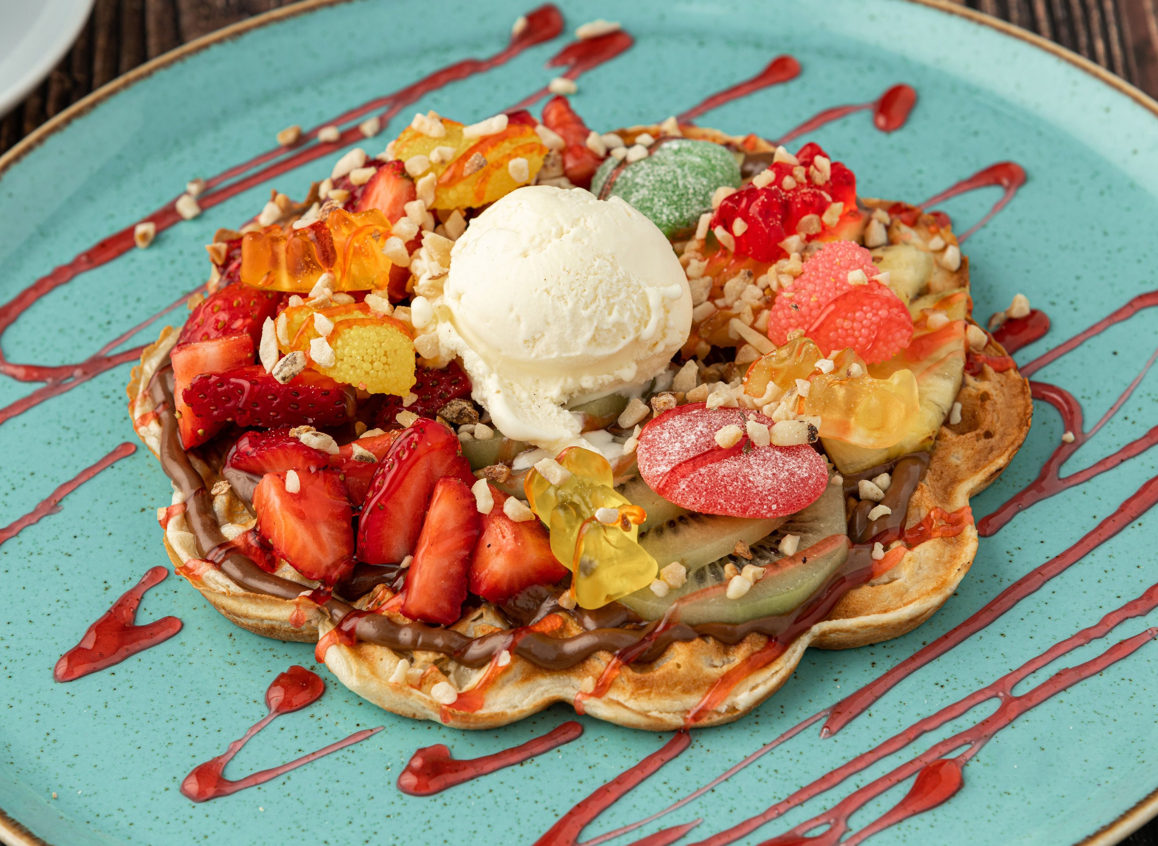 Klasik Dondurmalı Waffle